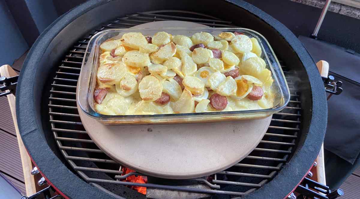 Uz pomoć pizza kamena neizravno kuhamo odnosno pečemo - na slici je odličan rezultat - francuski krumpir