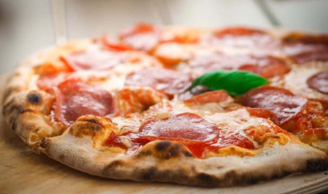 Pizze na Kamado roštilju pečemo na temperaturama oko 350 stupnjeva - idealna zabava za najmlađe u obitelji