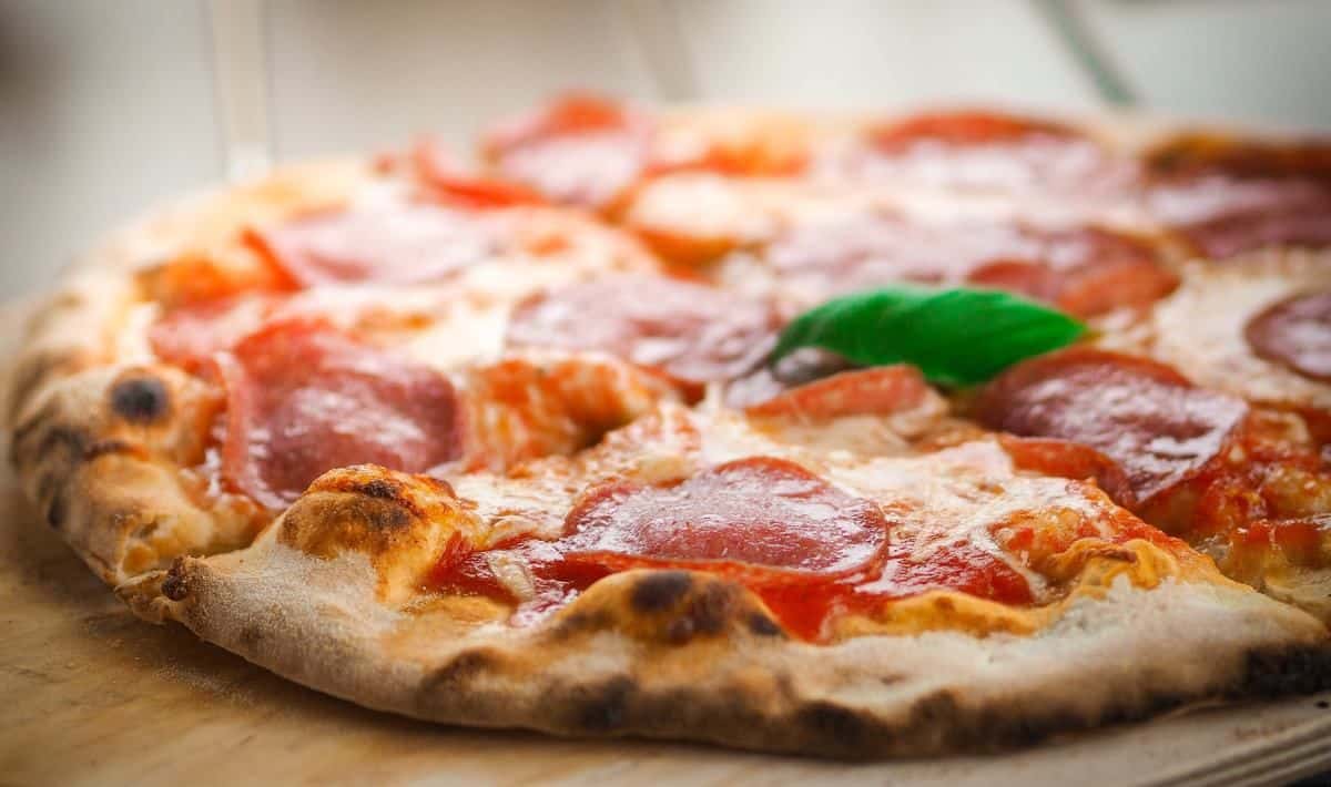 Pizze na Kamado roštilju pečemo na temperaturama oko 350 stupnjeva - idealna zabava za najmlađe u obitelji